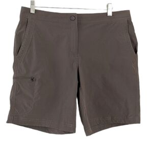L.l Bean water repellent comfort trail hiking shorts ash color size 10 B1